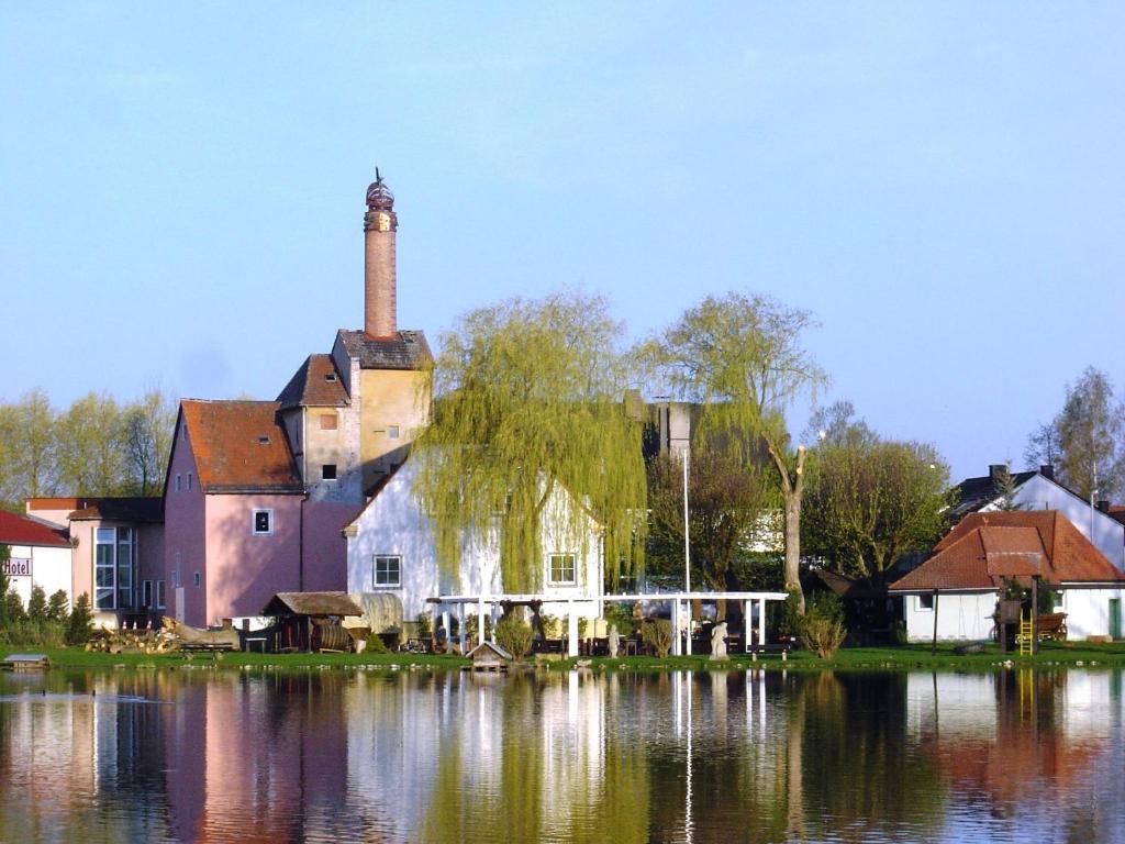 Landgasthof Windfelder Am See Hotel Stegaurach Luaran gambar