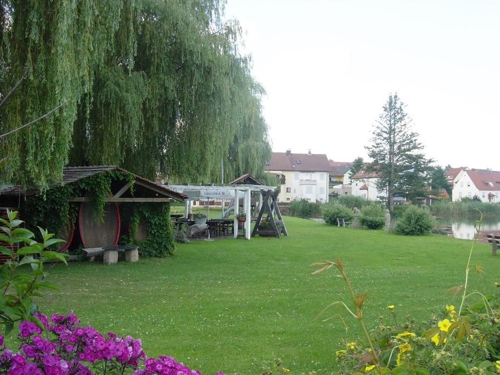 Landgasthof Windfelder Am See Hotel Stegaurach Luaran gambar
