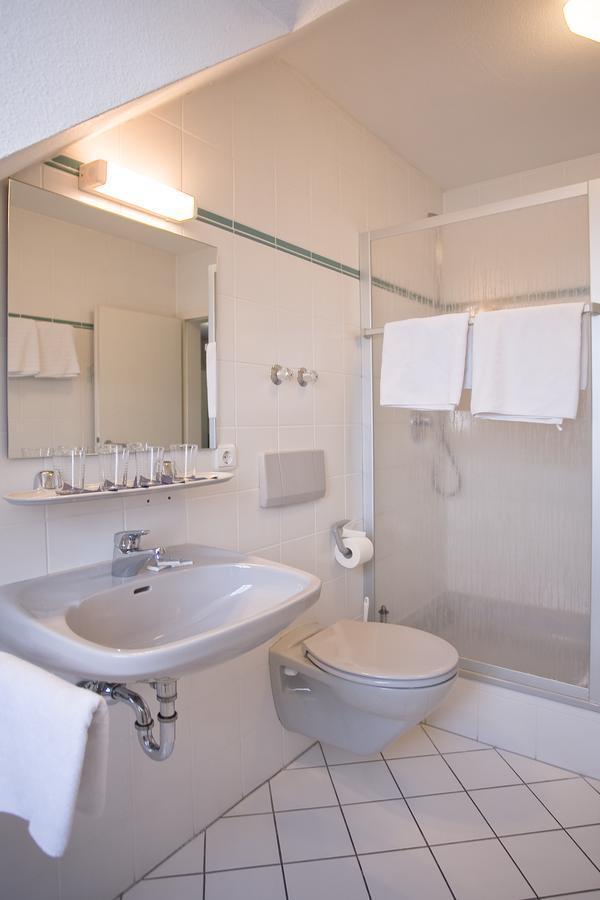 Landgasthof Windfelder Am See Hotel Stegaurach Bilik gambar