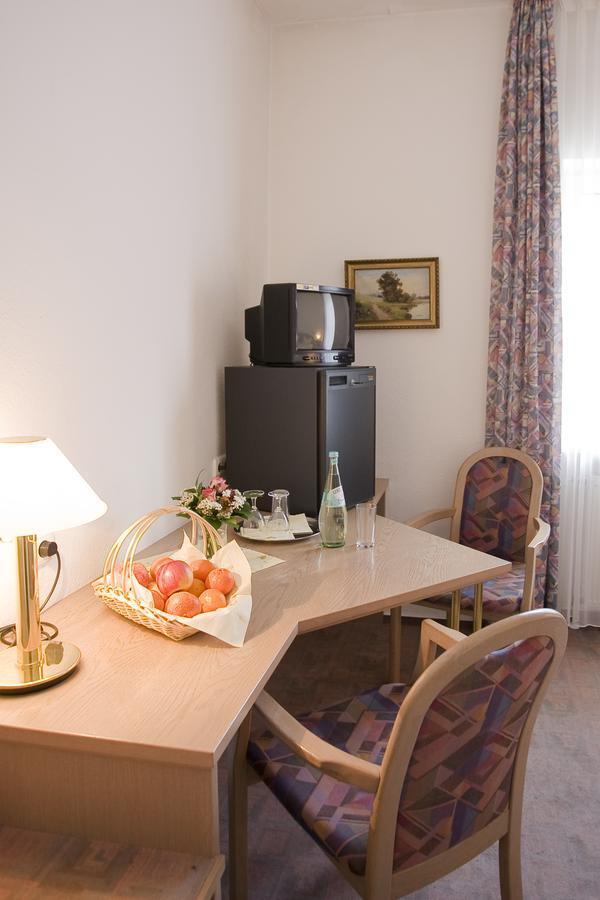 Landgasthof Windfelder Am See Hotel Stegaurach Bilik gambar