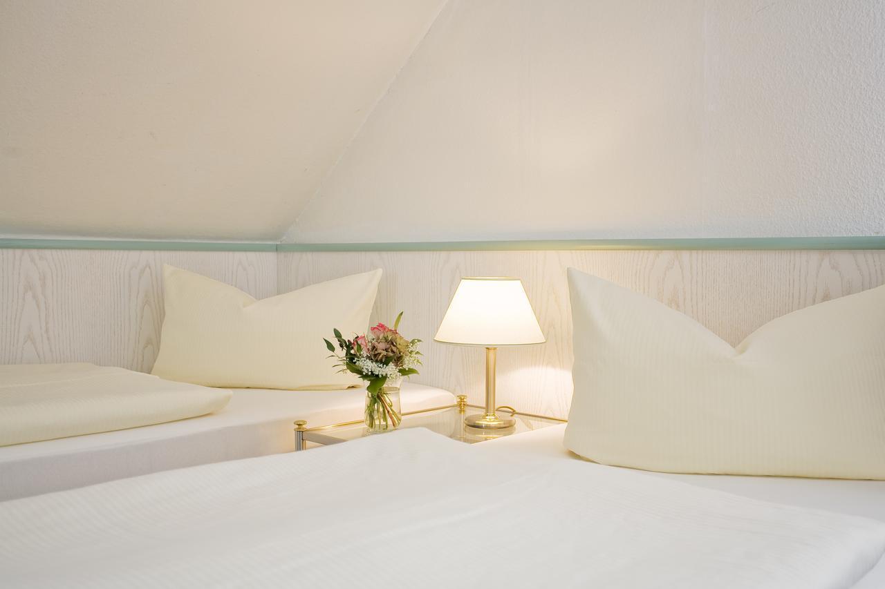 Landgasthof Windfelder Am See Hotel Stegaurach Bilik gambar